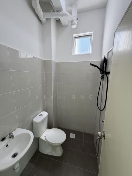 Pangsapuri untuk Disewa di Seri Molek Perdana - Vivi Ong - Bathroom - PropertyGuru.com.my