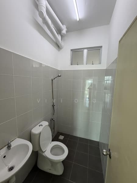 Pangsapuri untuk Disewa di Seri Molek Perdana - Vivi Ong - Bathroom - PropertyGuru.com.my