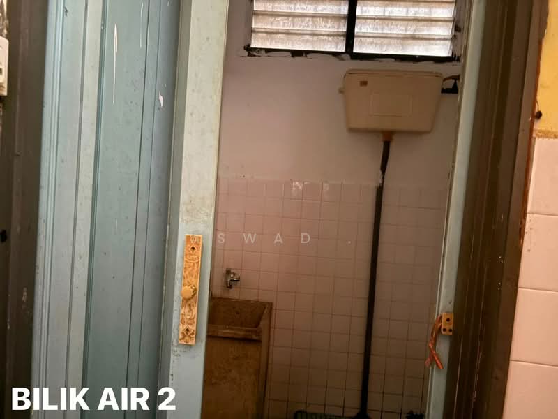 Rumah Teres untuk Dijual di Taman Rakyat Mergong (Alor Setar) - Aswad . - Bathroom - PropertyGuru.com.my