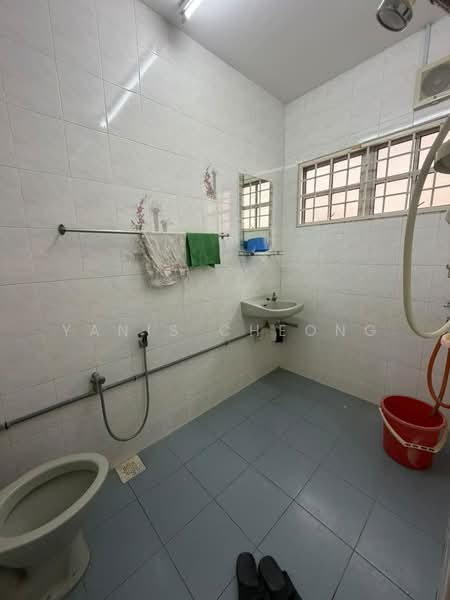 Rumah Teres 2 Tingkat untuk Dijual di Bandar Sri Damansara (Selangor) - Yanis Cheong - Bathroom - PropertyGuru.com.my