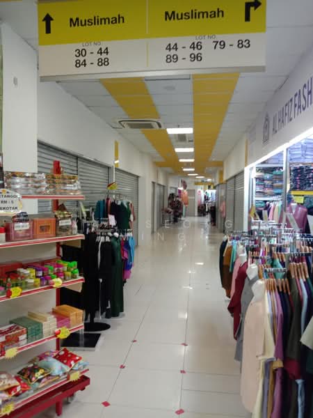Retail Space for Sale in Bandar Botanic (Klang) - Yap Seong Ming - Corridor - PropertyGuru.com.my