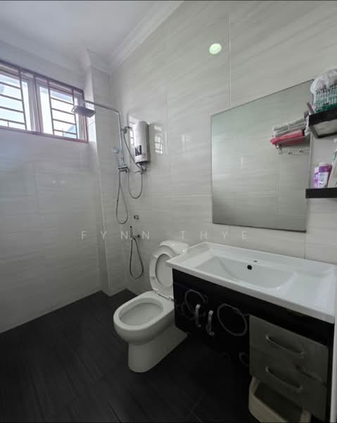 Rumah Teres 2 Tingkat untuk Dijual di Taman Seri Orkid (Skudai) - Fynn Thye - Bathroom - PropertyGuru.com.my
