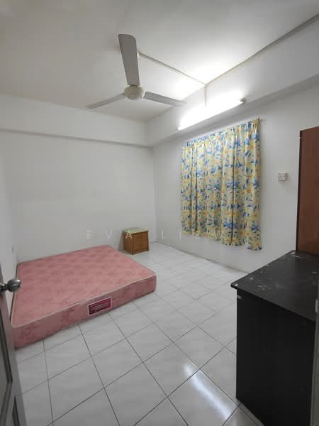 Apartment for Sale at Halaman Kristal - Eva Liew - Bedroom - PropertyGuru.com.my