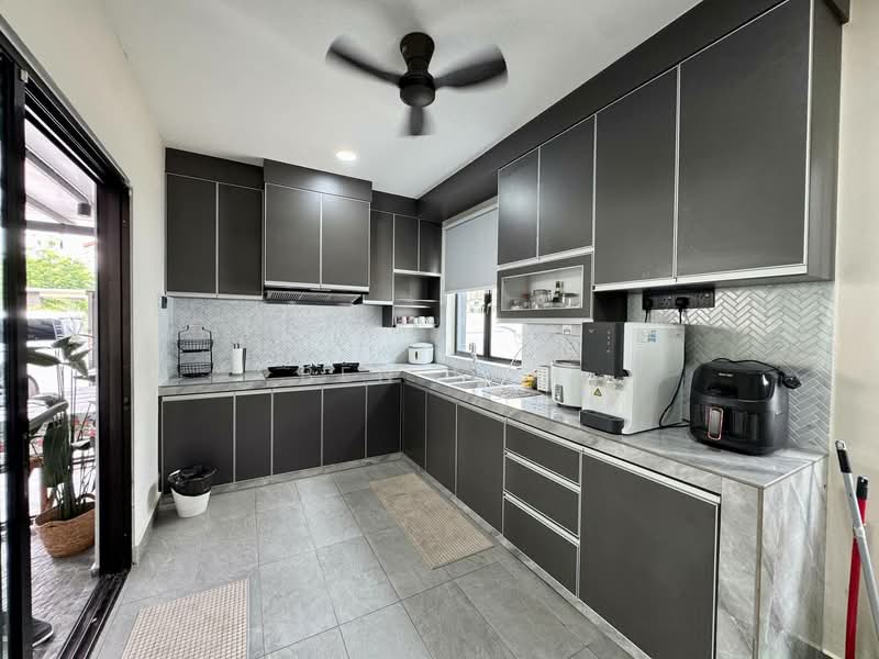 2-storey Terraced House for Sale in Taman Dato Onn (Johor Bahru) - Ben Foo - Kitchen - PropertyGuru.com.my
