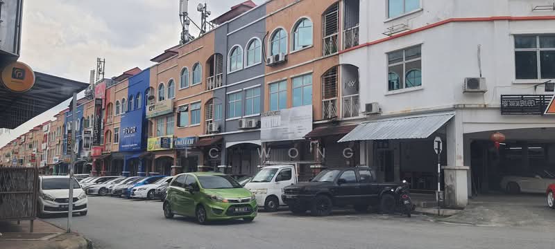 Shop for Rent in Bandar Puteri Puchong (Puchong) - FC Wong - Exterior - PropertyGuru.com.my