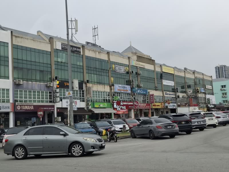Shop for Rent in Bandar Puteri Puchong (Puchong) - FC Wong - Exterior - PropertyGuru.com.my