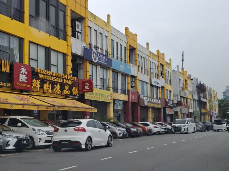 Shop for Rent in Bandar Puteri Puchong (Puchong) - FC Wong - Exterior - PropertyGuru.com.my