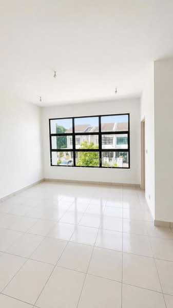 Rumah Teres 2-Tingkat untuk Dijual di M Residence 2 (Rawang) - Calynn Yoong - Master Bedroom - PropertyGuru.com.my