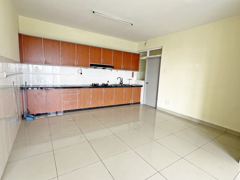 Kondominium untuk Dijual di Dwiputra Residences - Wendy Boon - Kitchen - PropertyGuru.com.my