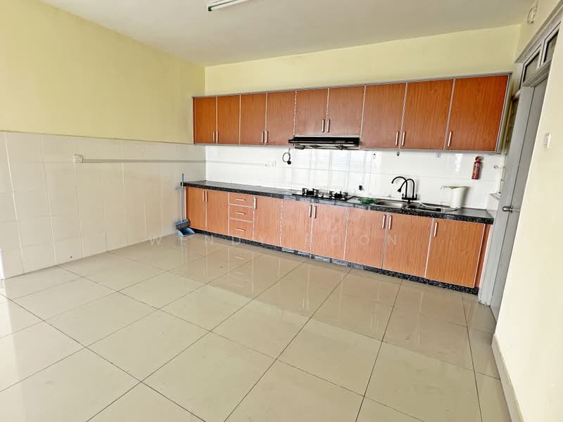 Kondominium untuk Dijual di Dwiputra Residences - Wendy Boon - Kitchen - PropertyGuru.com.my
