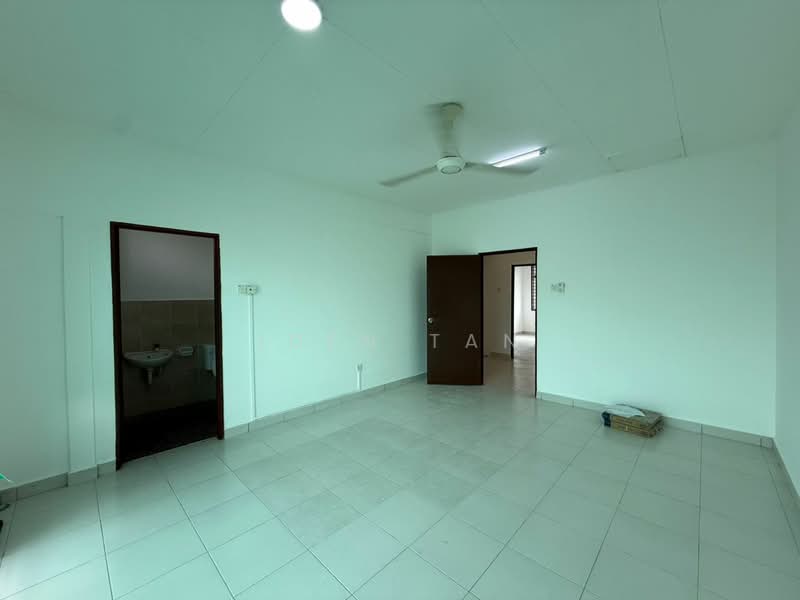 2-storey Terraced House for Sale in Taman Scientex Senai (Senai) - Iden Tan - Interior - PropertyGuru.com.my