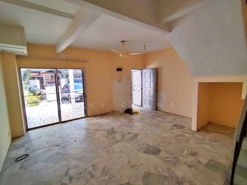 Rumah Teres 2 Tingkat untuk Dijual di Taman Mastiara (Jalan Ipoh) - Tony Chang - Living Room - PropertyGuru.com.my