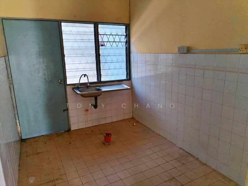 Rumah Teres 2 Tingkat untuk Dijual di Taman Mastiara (Jalan Ipoh) - Tony Chang - Kitchen - PropertyGuru.com.my