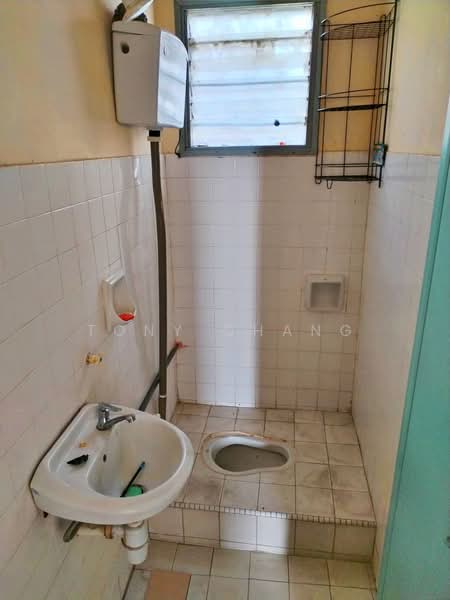 Rumah Teres 2 Tingkat untuk Dijual di Taman Mastiara (Jalan Ipoh) - Tony Chang - Bathroom - PropertyGuru.com.my