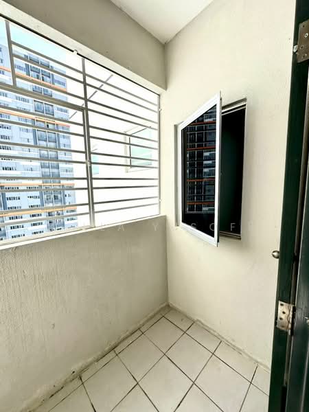 Servis Apartment untuk Disewa di Kita Impian @ Cybersouth - DILLA YUSOFF - Balcony - PropertyGuru.com.my