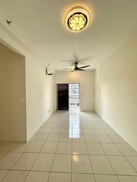Servis Apartment untuk Disewa di Kita Impian @ Cybersouth - DILLA YUSOFF - Living Room - PropertyGuru.com.my