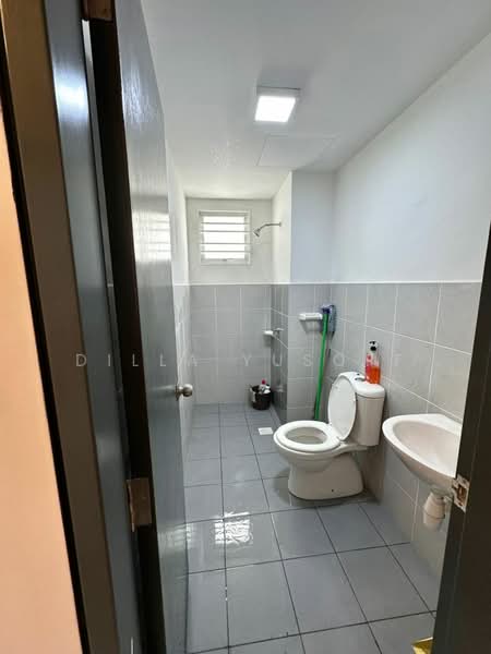 Servis Apartment untuk Disewa di Kita Impian @ Cybersouth - DILLA YUSOFF - Bathroom - PropertyGuru.com.my