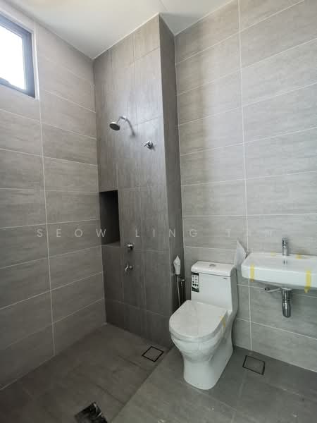 2-storey Terraced House for Sale in Bandar Kinrara Seksyen 8 (Bandar Kinrara) - Elise Tan - Bathroom - PropertyGuru.com.my