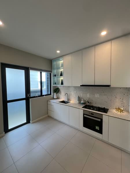 3.5-storey Terraced House for Sale in Cyberjaya (Selangor) - Kazen Liew - Kitchen - PropertyGuru.com.my
