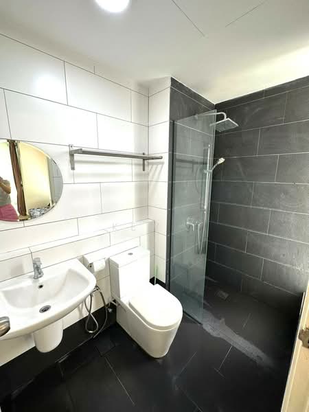 Service Residence for Rent at Univ 360 Place - Kew . - Bathroom - PropertyGuru.com.my