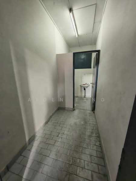 Factory for Rent in Taman Daya (Johor Bahru) - Aiden Tang - Corridor - PropertyGuru.com.my