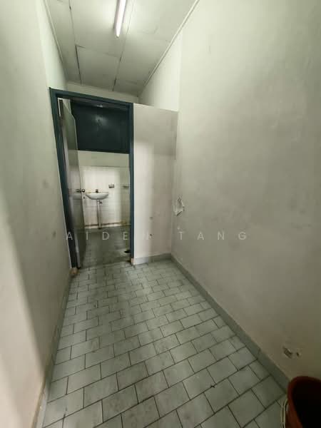 Factory for Rent in Taman Daya (Johor Bahru) - Aiden Tang - Corridor - PropertyGuru.com.my