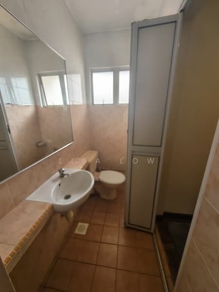 Kondominium untuk Disewa di Villa Flora - Lisa Low - Bathroom - PropertyGuru.com.my