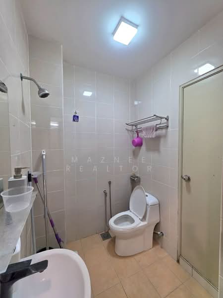 Terraced House for Sale in Semenyih (Selangor) - Maznee Realtor - Bathroom - PropertyGuru.com.my