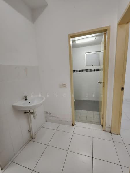 Pangsapuri untuk Disewa di Seri Pinang - Terence Lee - Bathroom - PropertyGuru.com.my