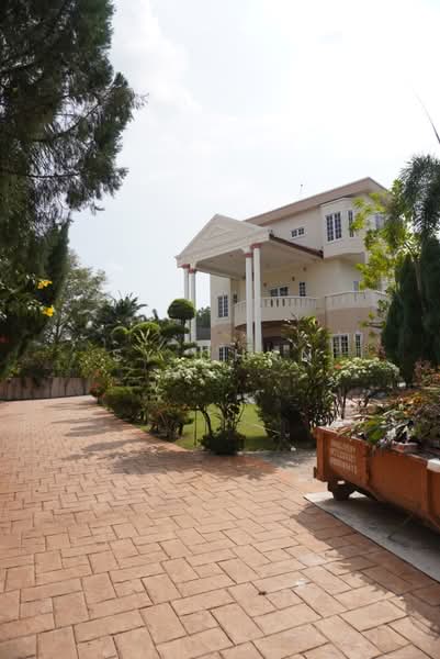 Rumah Banglo untuk Disewa di Country Heights (Kajang) - SY Chan - Exterior - PropertyGuru.com.my
