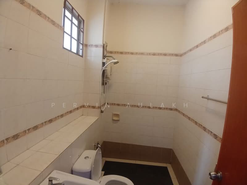 Rumah Teres 2 Tingkat untuk Disewa di Usj 11 (Subang Jaya) - Pervin Aulakh - PropertyGuru.com.my