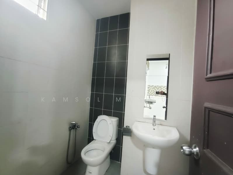 Rumah Teres untuk Dijual di Putrajaya (Putrajaya) - Kamsol Mascuri - Bathroom - PropertyGuru.com.my