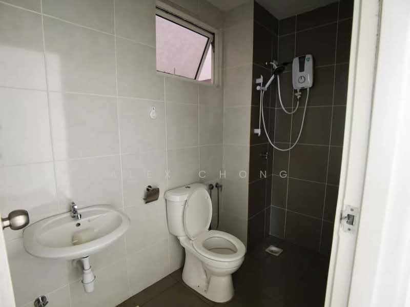 Servis Apartment untuk Disewa di Saville D'lake - Alex Chong - Bathroom - PropertyGuru.com.my