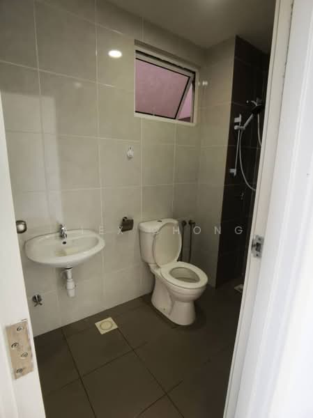 Servis Apartment untuk Disewa di Saville D'lake - Alex Chong - Bathroom - PropertyGuru.com.my
