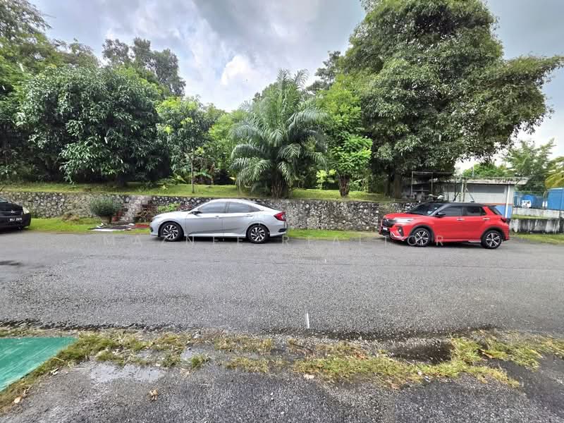 Rumah Teres 2 Tingkat untuk Dijual di Seksyen 8 (Bangi) - Maznee Realtor - Exterior - PropertyGuru.com.my