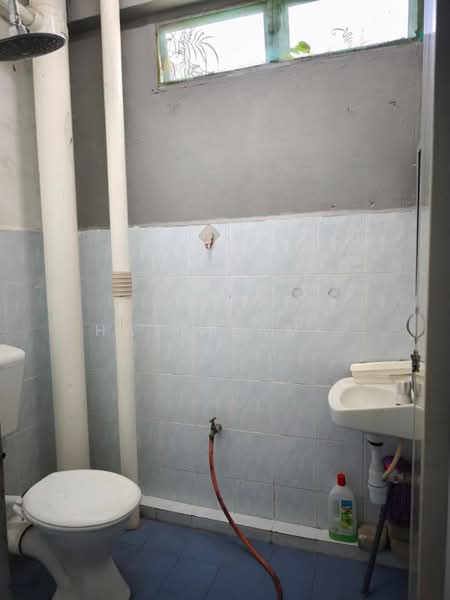Apartment for Sale at Pangsapuri Indah Taman Air Tawar Indah C - Hasnizam . - PropertyGuru.com.my