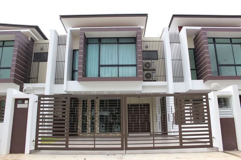 Rumah Teres 2-Tingkat untuk Dijual di Taman Seri Austin (Tebrau) - Nathan Chan - PropertyGuru.com.my