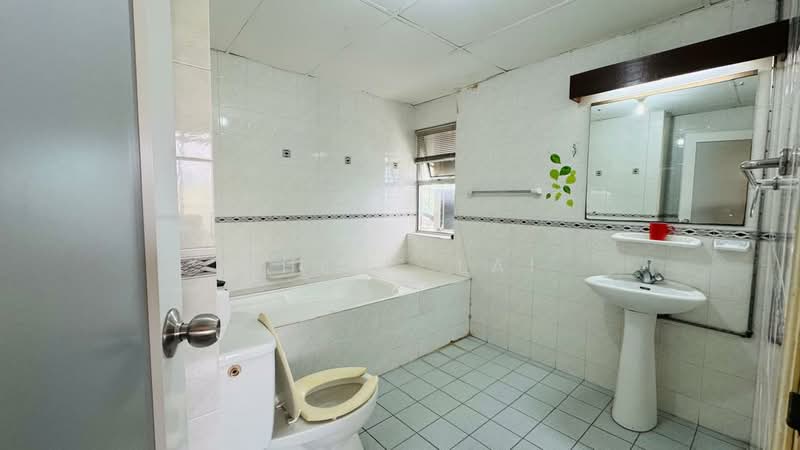 Kondominium untuk Dijual di Indah Samudra Condominium - Chloe Lai - Bathroom - PropertyGuru.com.my