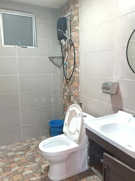 Kondominium untuk Disewa di BBK Condominium - Abby Woo - Bathroom - PropertyGuru.com.my