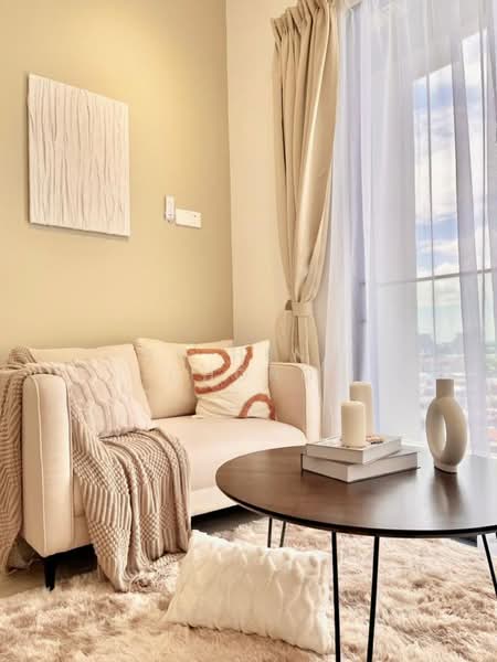 Servis Apartment untuk Disewa di The Grand Subang Jaya SS15 - Yu Heng Chong - Living Room - PropertyGuru.com.my