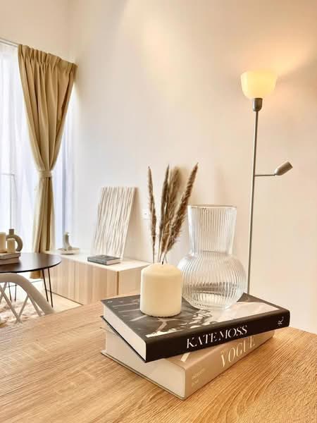Servis Apartment untuk Disewa di The Grand Subang Jaya SS15 - Yu Heng Chong - Living Room - PropertyGuru.com.my
