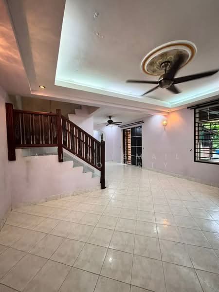 Rumah Teres 2 Tingkat untuk Dijual di Taman Sri Pulai Perdana (Skudai) - Azlan Ismail aiproperty - Living Room - PropertyGuru.com.my