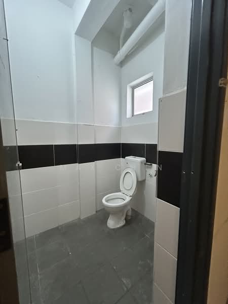 Kedai untuk Disewa di Ipoh (Perak) - Max Chin - Bathroom - PropertyGuru.com.my
