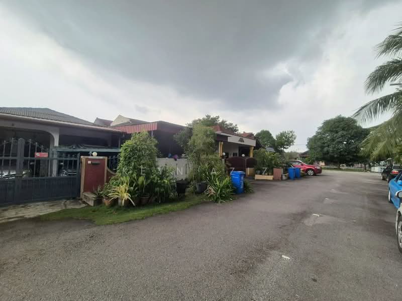 1-storey Terraced House for Sale in Seksyen 17 (Shah Alam) - Keyn Aziz - Exterior - PropertyGuru.com.my
