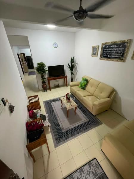 1-storey Terraced House for Sale in Kampung Lombong (Shah Alam) - Maya Myra - Living Room - PropertyGuru.com.my
