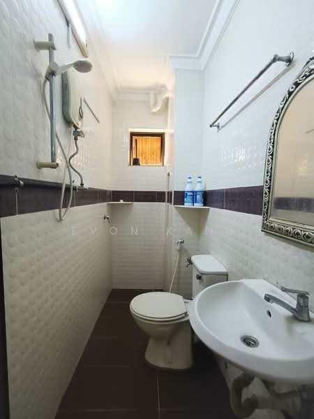 Kondominium untuk Disewa di Serina Bay - Evon Kang - Bathroom - PropertyGuru.com.my