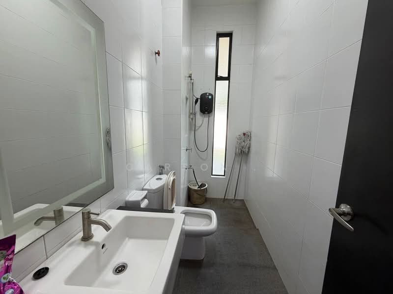 Rumah Kluster untuk Dijual di Taman Mount Austin (Tebrau) - Carson . - Bathroom - PropertyGuru.com.my
