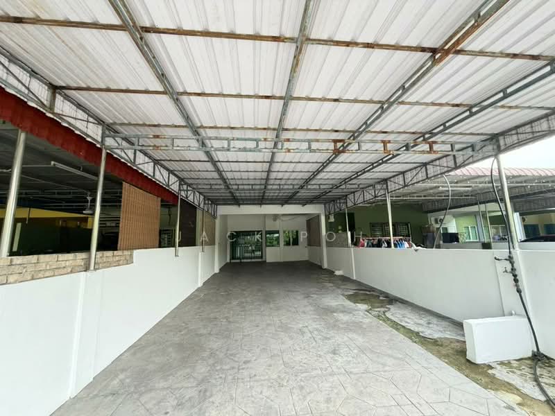 1-storey Terraced House for Sale in Chemor (Perak) - Jack Poh - Car Porch - PropertyGuru.com.my