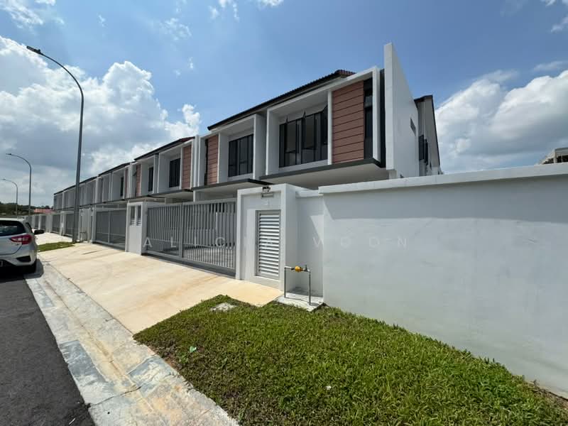 Rumah Teres 2 Tingkat untuk Disewa di Taman Desa Tebrau (Tebrau) - Alicia Voon - Exterior - PropertyGuru.com.my