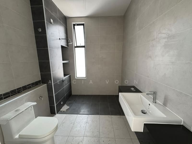 Rumah Teres 2 Tingkat untuk Disewa di Taman Desa Tebrau (Tebrau) - Alicia Voon - Bathroom - PropertyGuru.com.my
